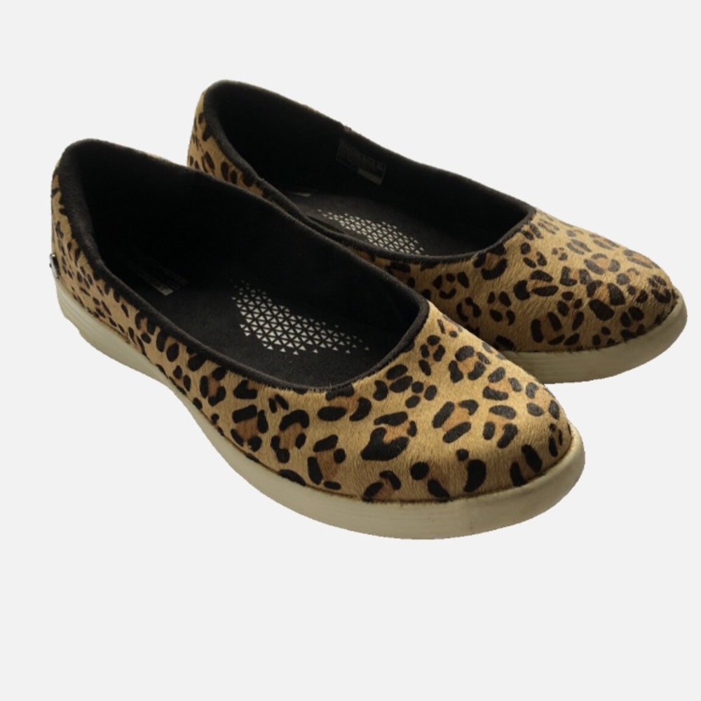 SKECHERS 15395 womens 6.5 GOGA Max Slip On Leopard Calf Hair Ballet Flats Shoes